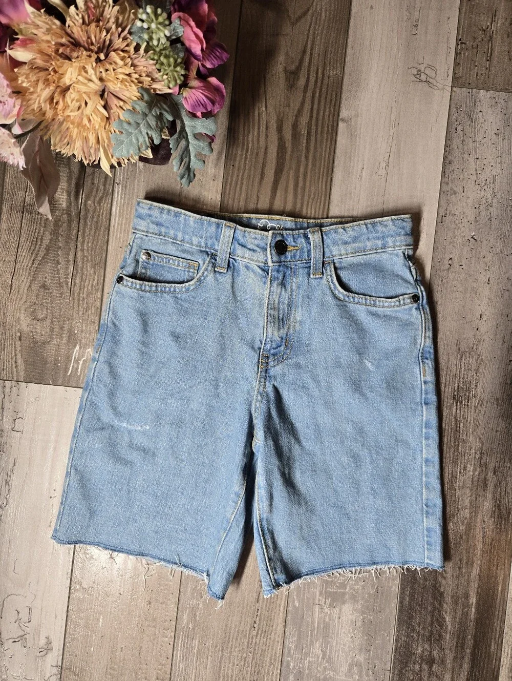NWOT Art Class Girls Light Wash Loose Jean Shorts Small 6/7